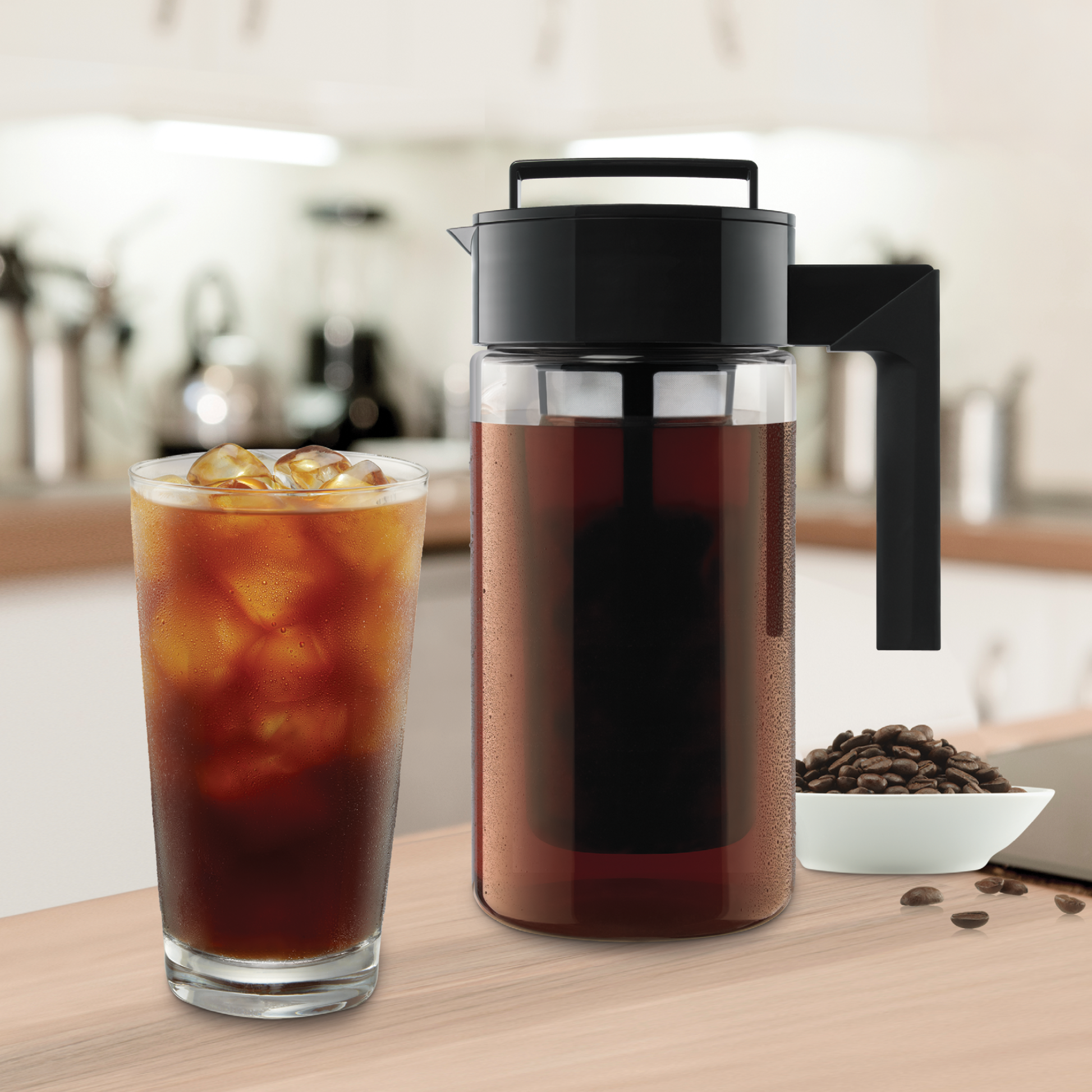cold-brew-coffee-maker-g6 10310-ColdBrewCoffeeMaker-1qt-lifestyle2.png