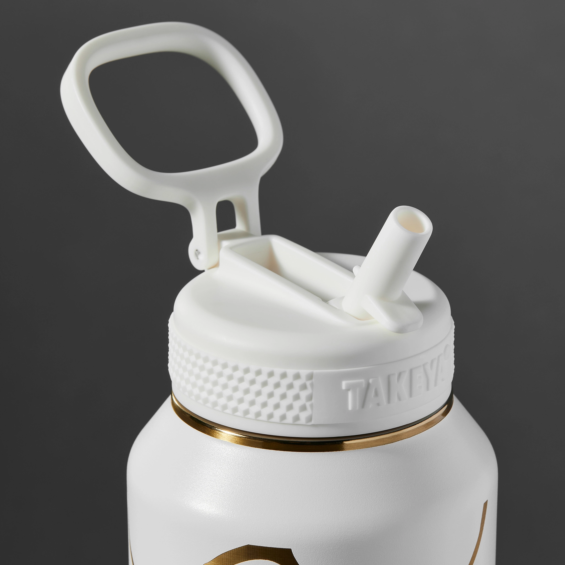 kintsugi-water-bottle-with-straw-lid-u2 51389-TK_HO25_Kintsugi_Takeya9271.png