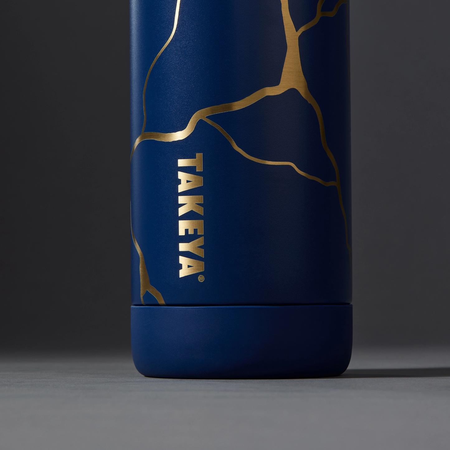 kintsugi-water-bottle-with-spout-lid-d7 51390-TK_HO25_Kintsugi_Takeya9241_Crop.png